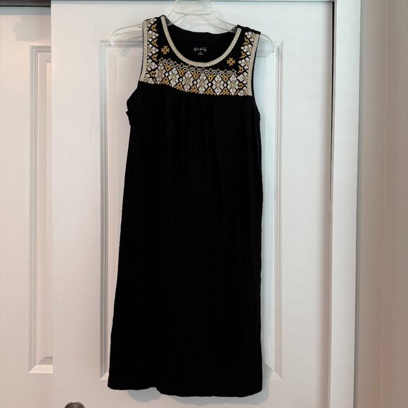 Wonderly Black Tank Dress with Embroidered Design Size Medium Great Condition - Picture 1 of 4